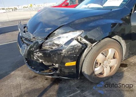 2013 Mazda Mazda6 I Sport из США, поврежденный, VIN 1YVHZ8BH4D5M07543